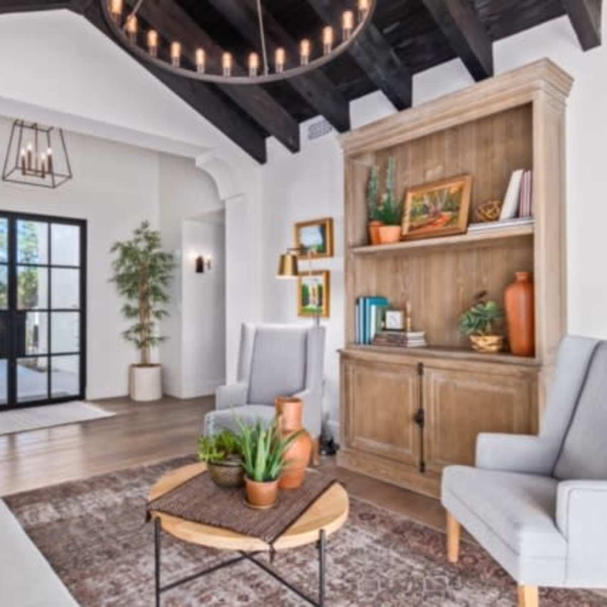 Charming Modern Spanish Villa, recently renovated-spacious and comfortable in Mesa Image in Mesa, Mesa, AZ