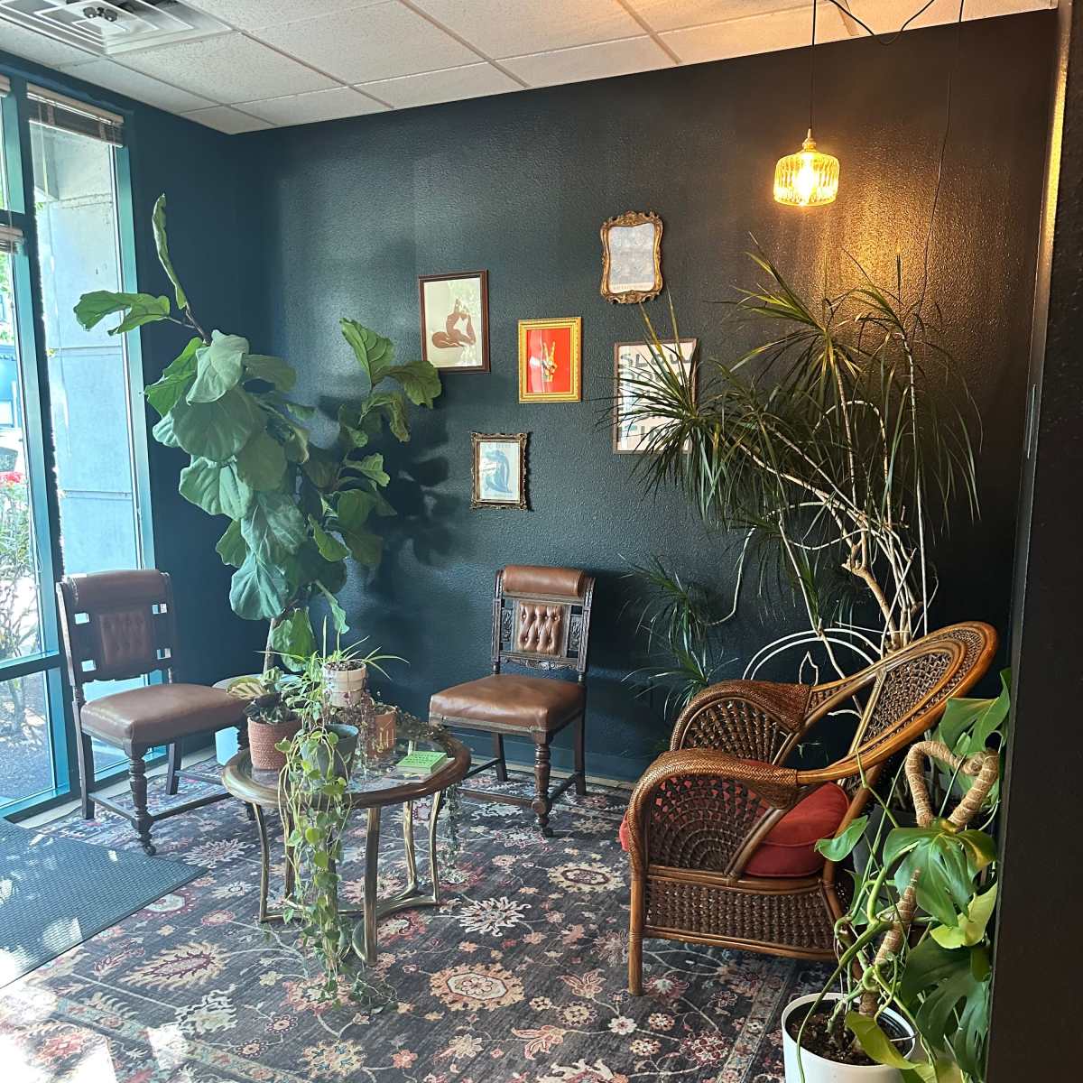 Beautifully lit studio in Downtown Vancouver, WA, Vancouver, WA