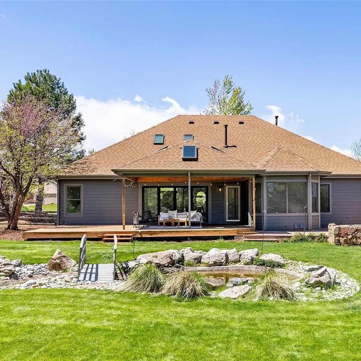 Luxurious Scenic Suburban Oasis for fliming and photoshoots, Highlands ...