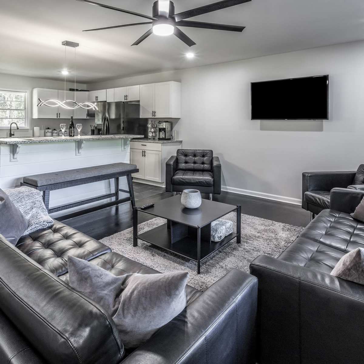 7 Acre Farmhouse Retreat w/ Reiki, Massage, Acupuncture, Pod Cast, Etc Offices Available! in South Fulton Image in Cliftondale, South Fulton, GA