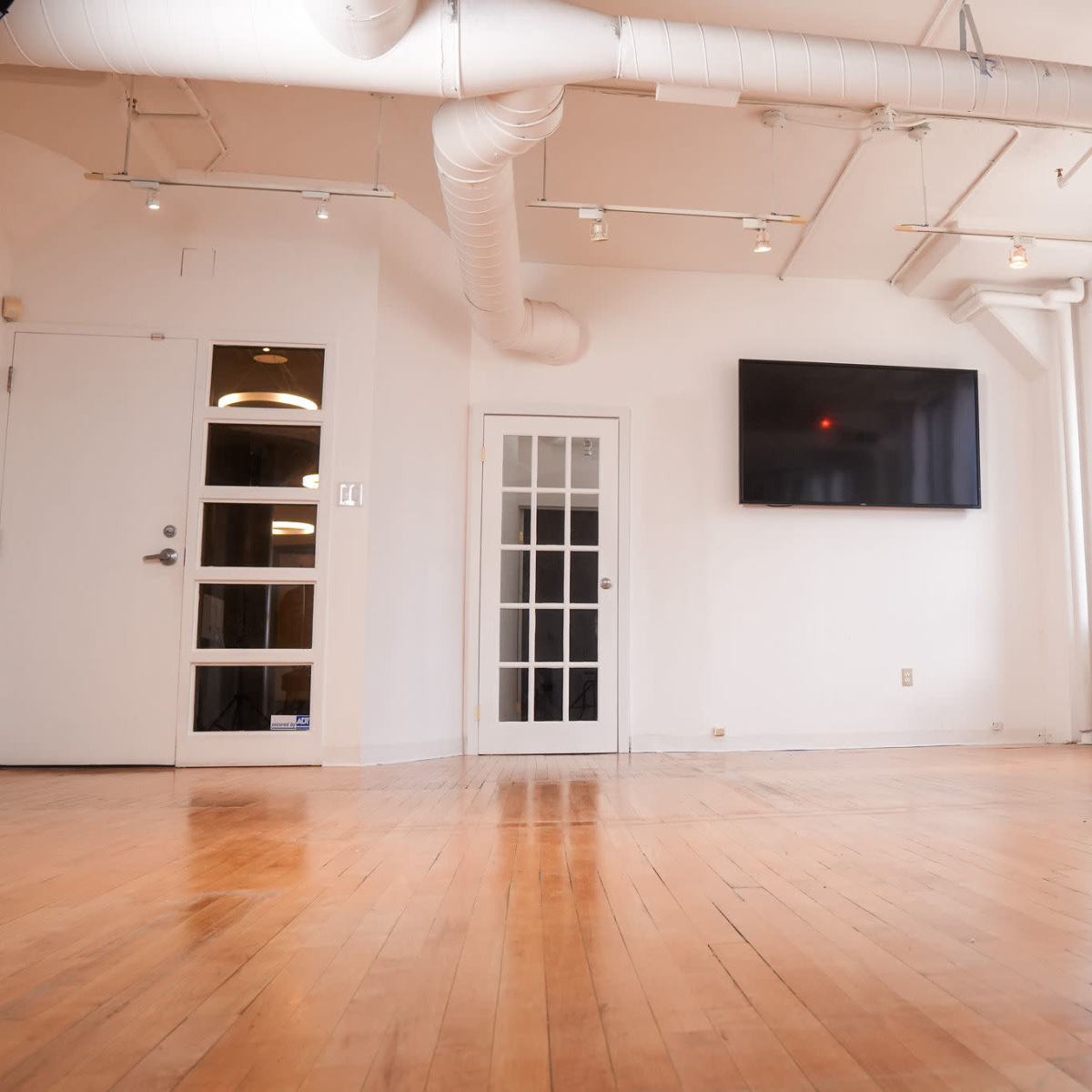 Bright, Loft Style Creator Studio for your next Production in Old Toronto Image in Downtown Toronto, Old Toronto, ON