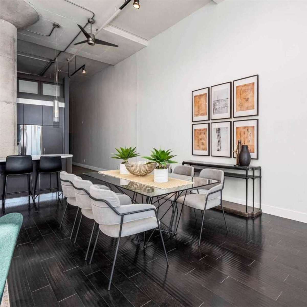 Loft 406 in Toronto Image in Trefann Court, Toronto, ON