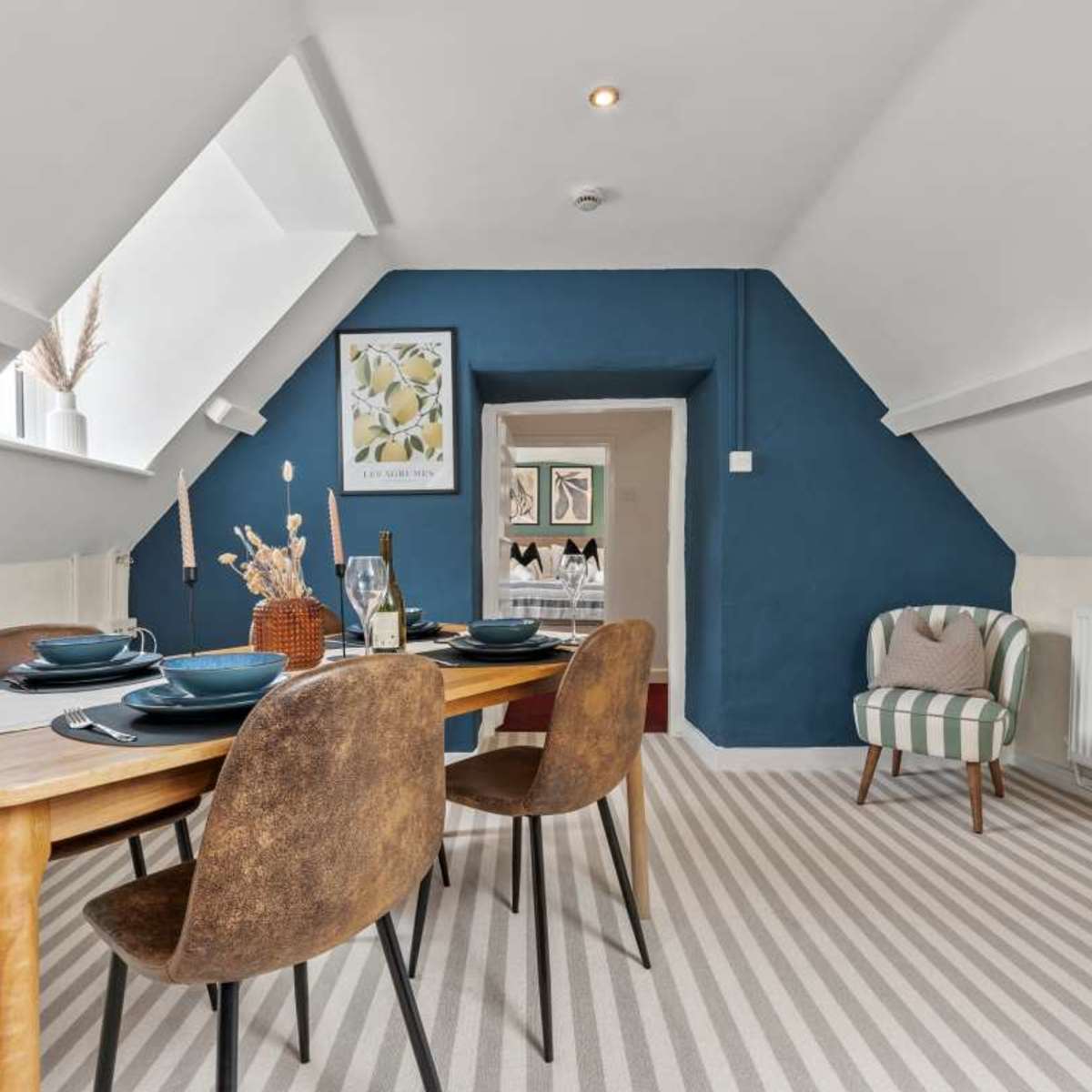 2-BR Cosy & Beautiful Loft in Cotswold w/ Parking - Norcote Loft in Cirencester Image in Lower Norcote, Cirencester, ENG