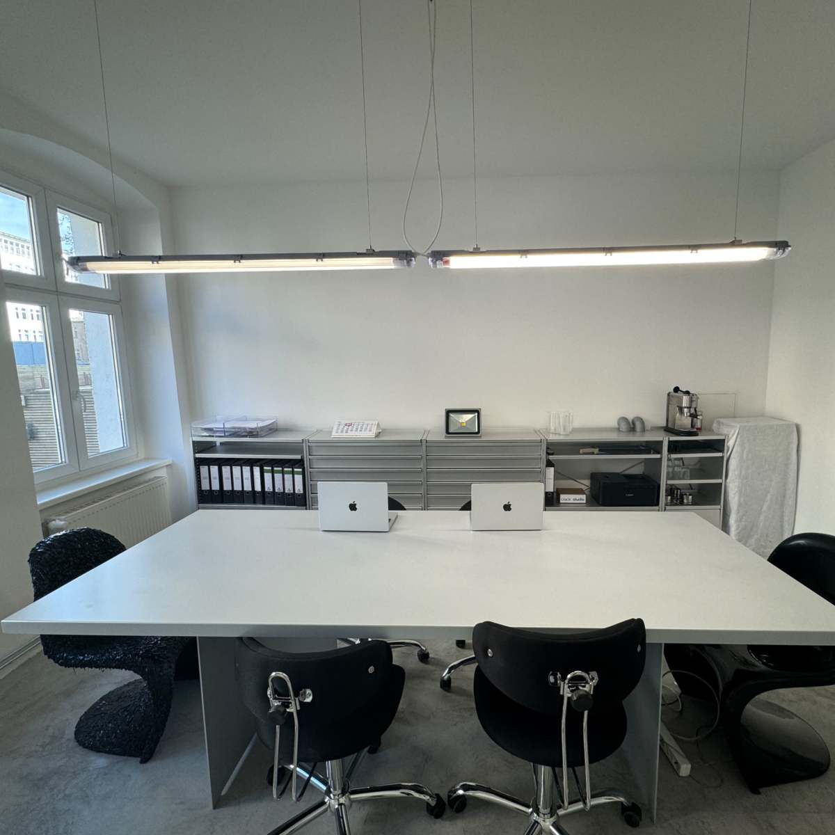 Exklusiver Event- und Office Space – Ein Design-Meisterwerk mit einzigartigen Möbeln und außergewöhnlichen Objekten. in Berlin Image in Mitte, Berlin, 