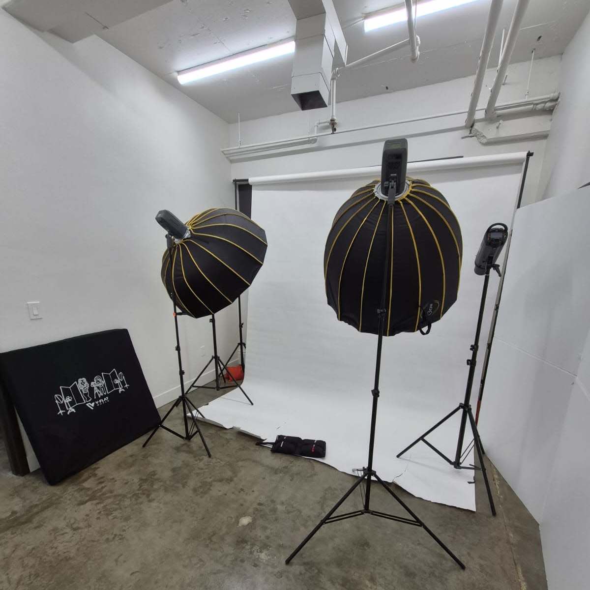 Fully equipped Flexible Photography/Youtube/Podcasting Space in SE Portland in PORTLAND Image in Southeast Portland, PORTLAND, OR