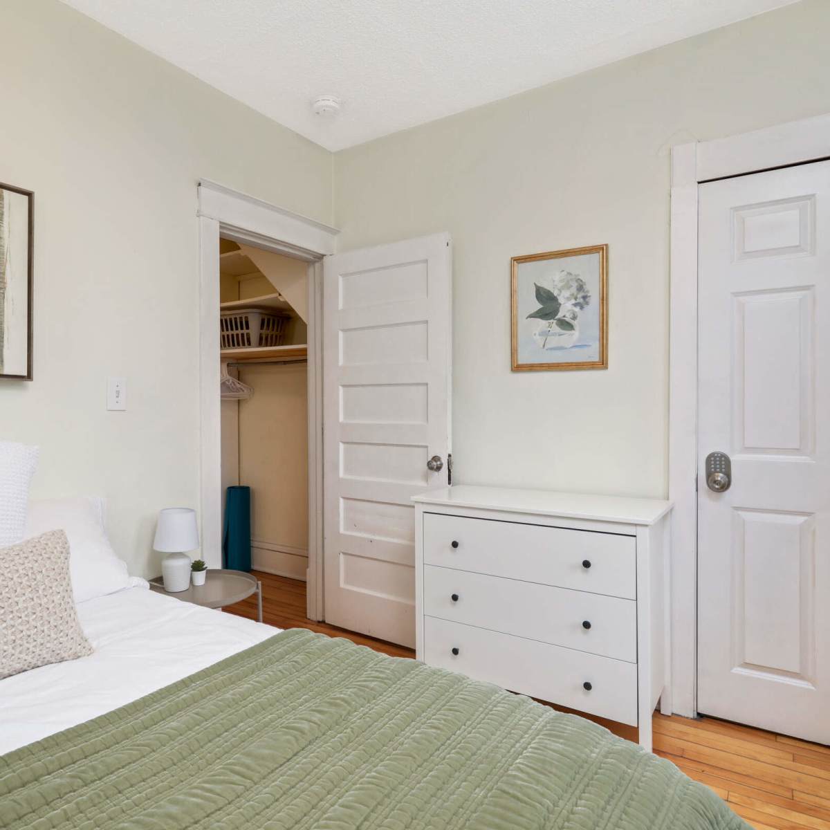 Cozy Chic 3BR Home in Saint Paul in Saint Paul Image in Summit - University, Saint Paul, MN