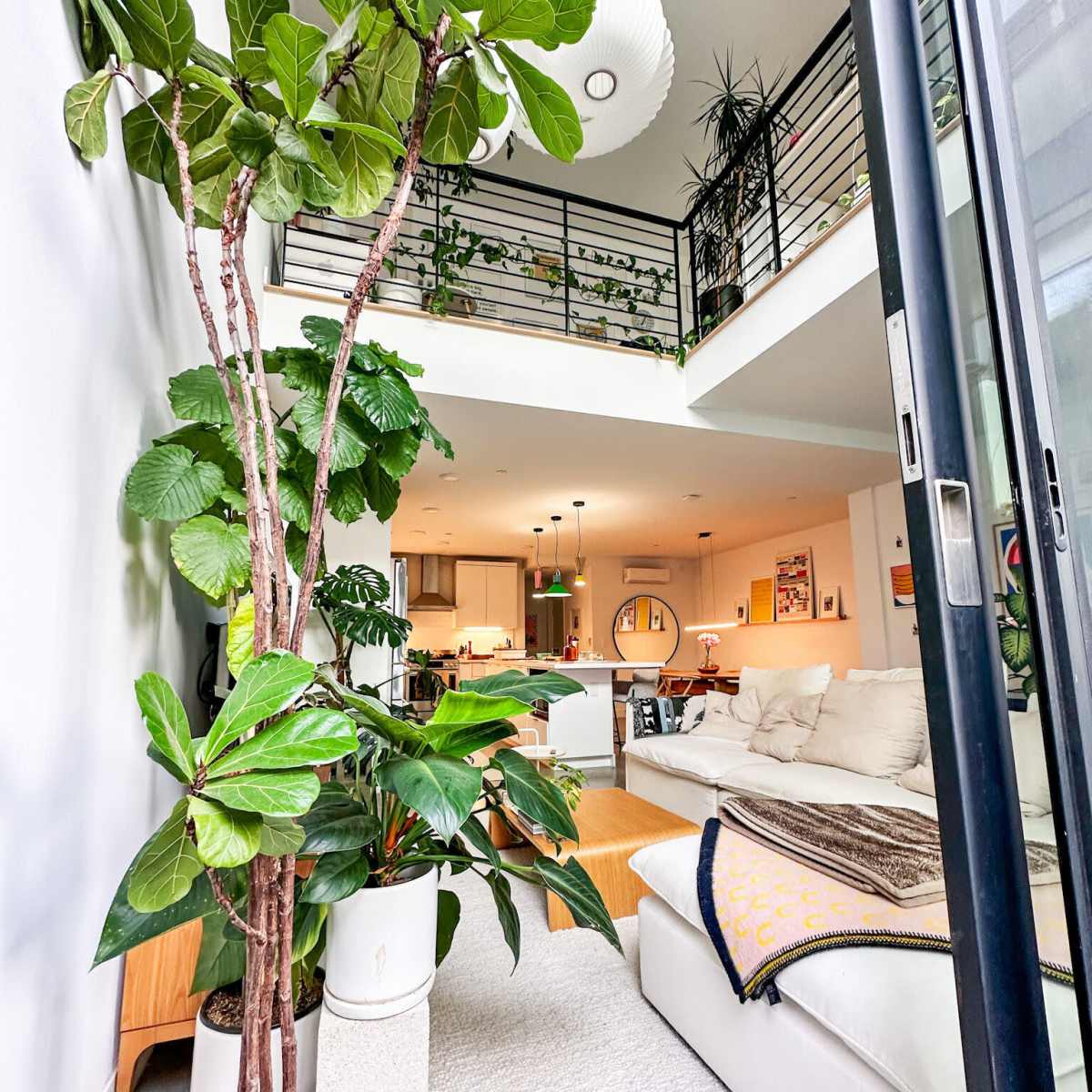 Scandinavian Style Apartments Los Angeles With Amenities