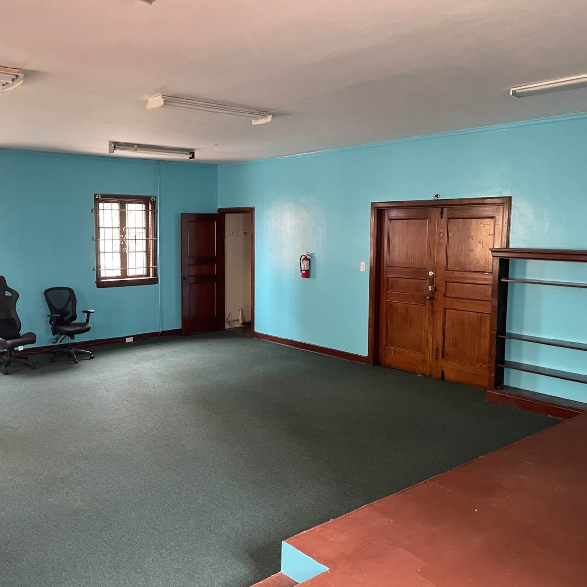 Small Rehearsal Space with Low Stage for Theater or Dance Scenes, Los