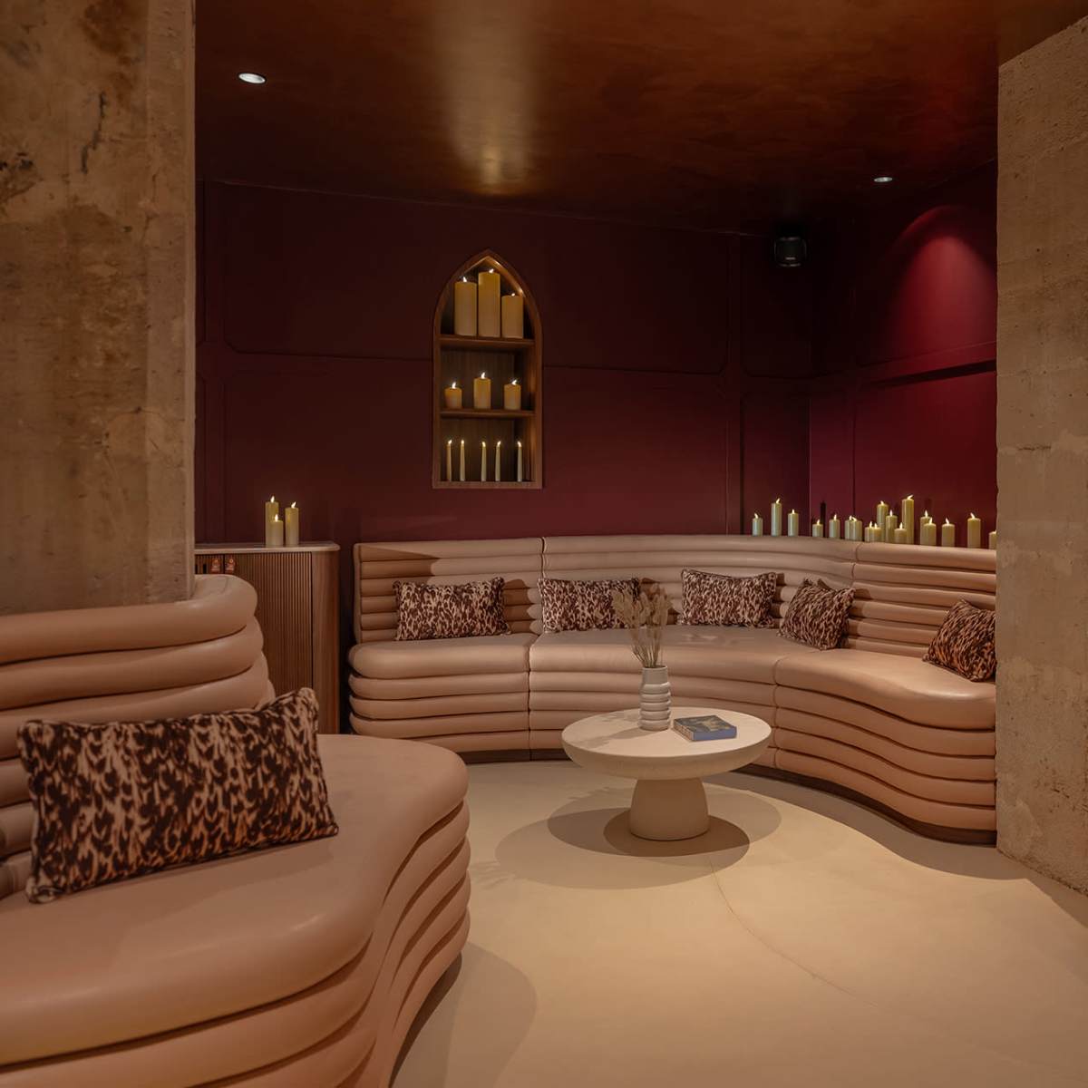 Le Boudoir des Muses vous accueille dans un environnement intimiste et chaleureux dans le coeur du Marais. in Paris 3eme Arrondissement Image in Les Archives, Paris 3eme Arrondissement, 