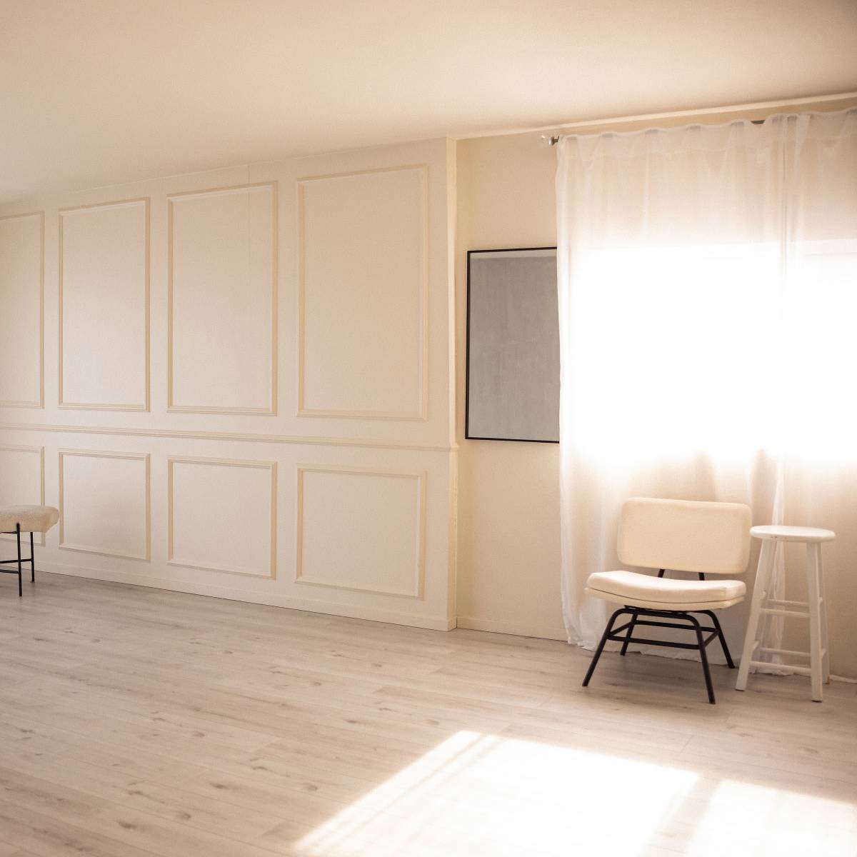 Natural Light Studio With Multiple Backdrops in Huntington Beach Image in Oak View, Huntington Beach, CA