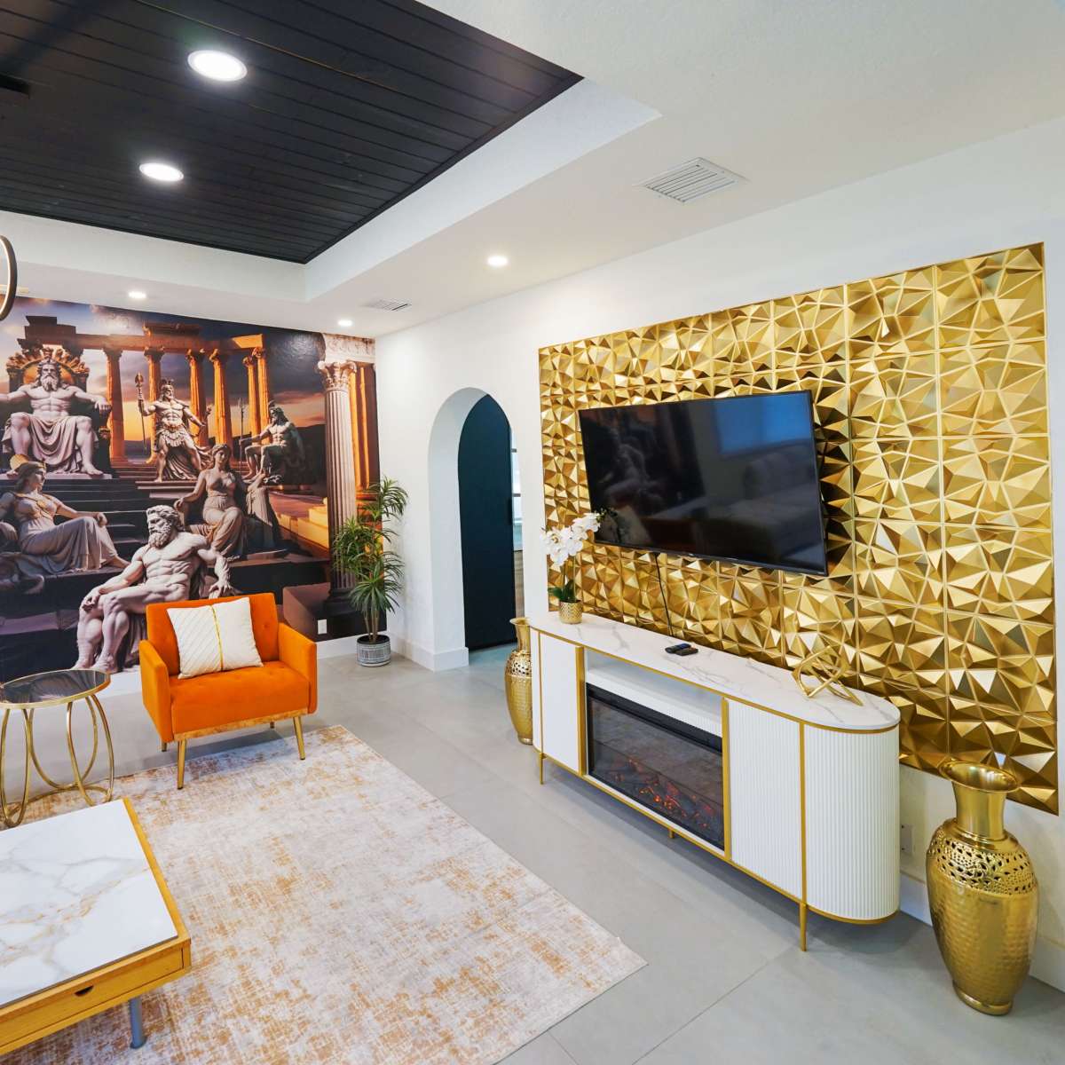 Casa Olympus: Stylish Retreat Steps from Ft. Lauderdale Beach in Fort Lauderdale Image in Lauderdale Beach, Fort Lauderdale, FL