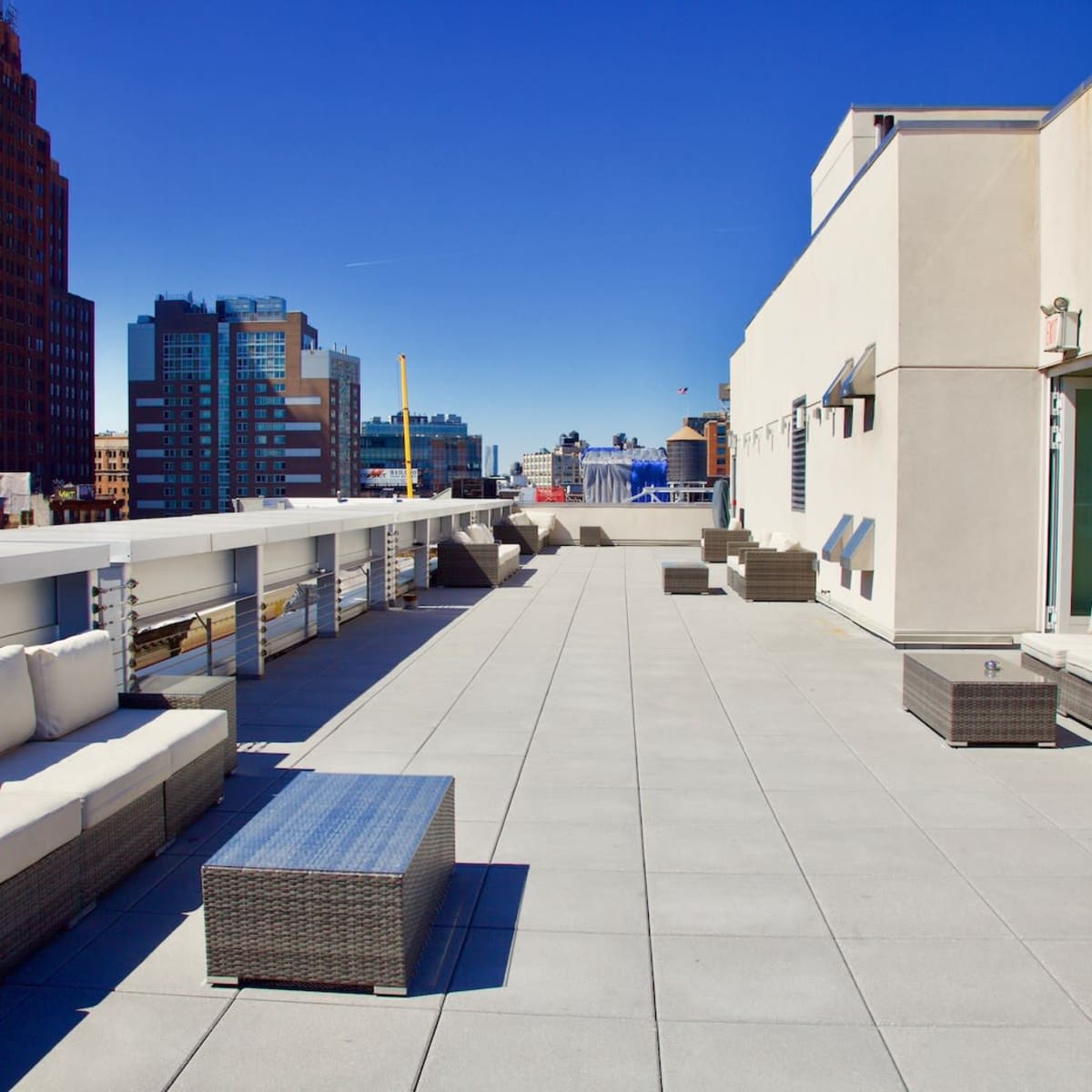 Picturesque Rooftop and Penthouse with 360° views of Manhattan Skyline ...