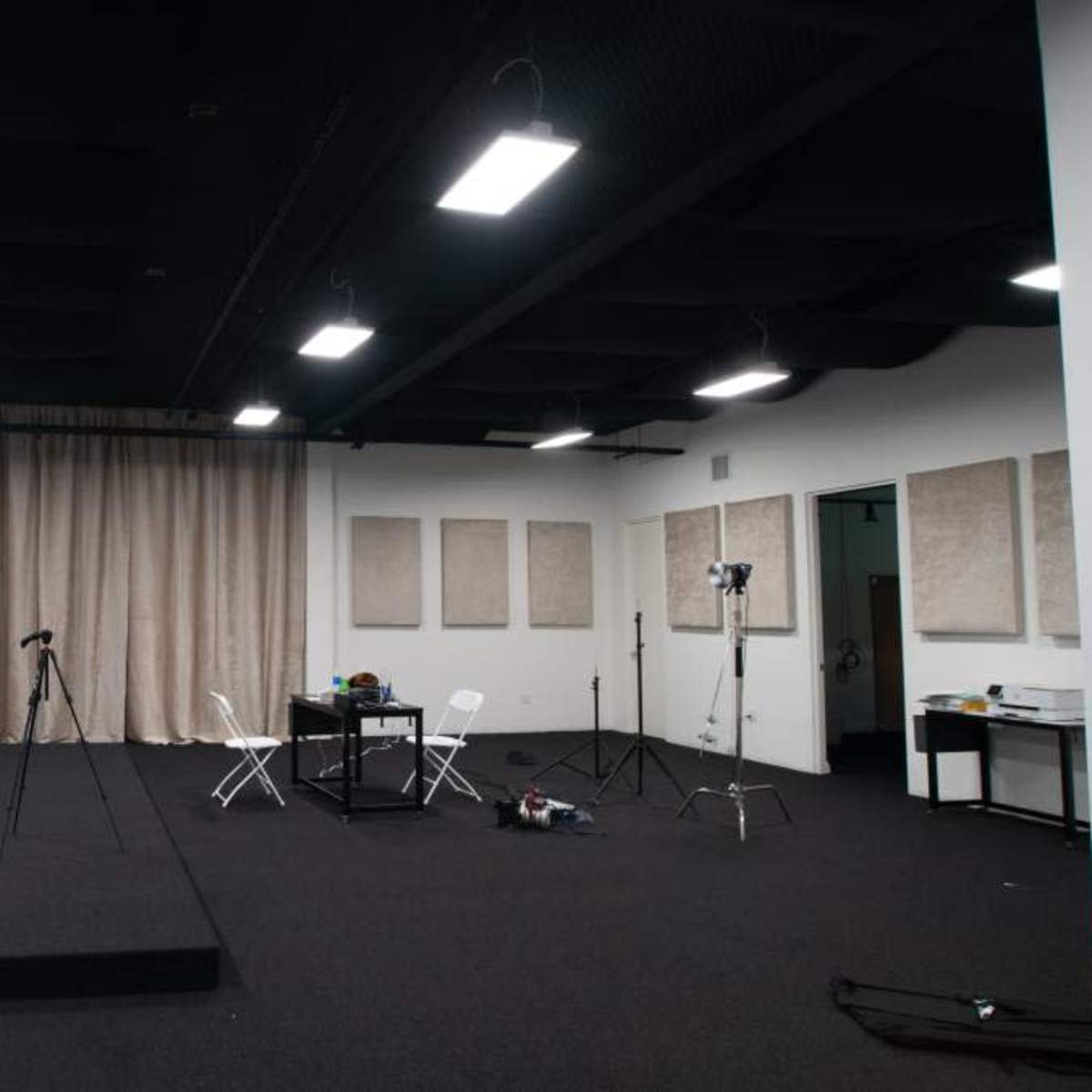 874sqft Sound Proof Stage with nearby Convenient Hotels and restaurants ...