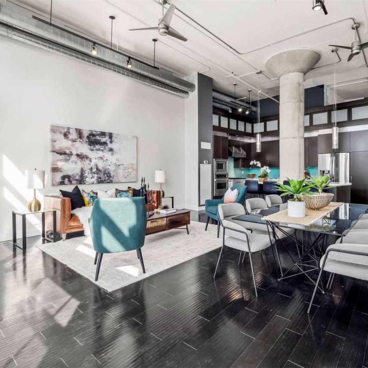Loft 406 in Toronto Image in Trefann Court, Toronto, ON