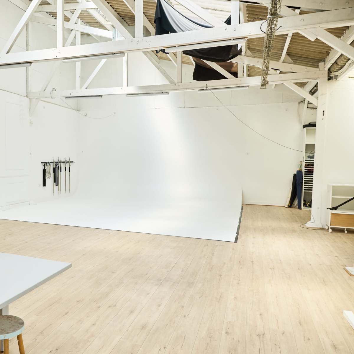 Spacieux Studio Photo Moderne à Louer — 180m², Entièrement Équipé, Maison Indépendante aux Portes de Paris in Paris Image in , Paris, 