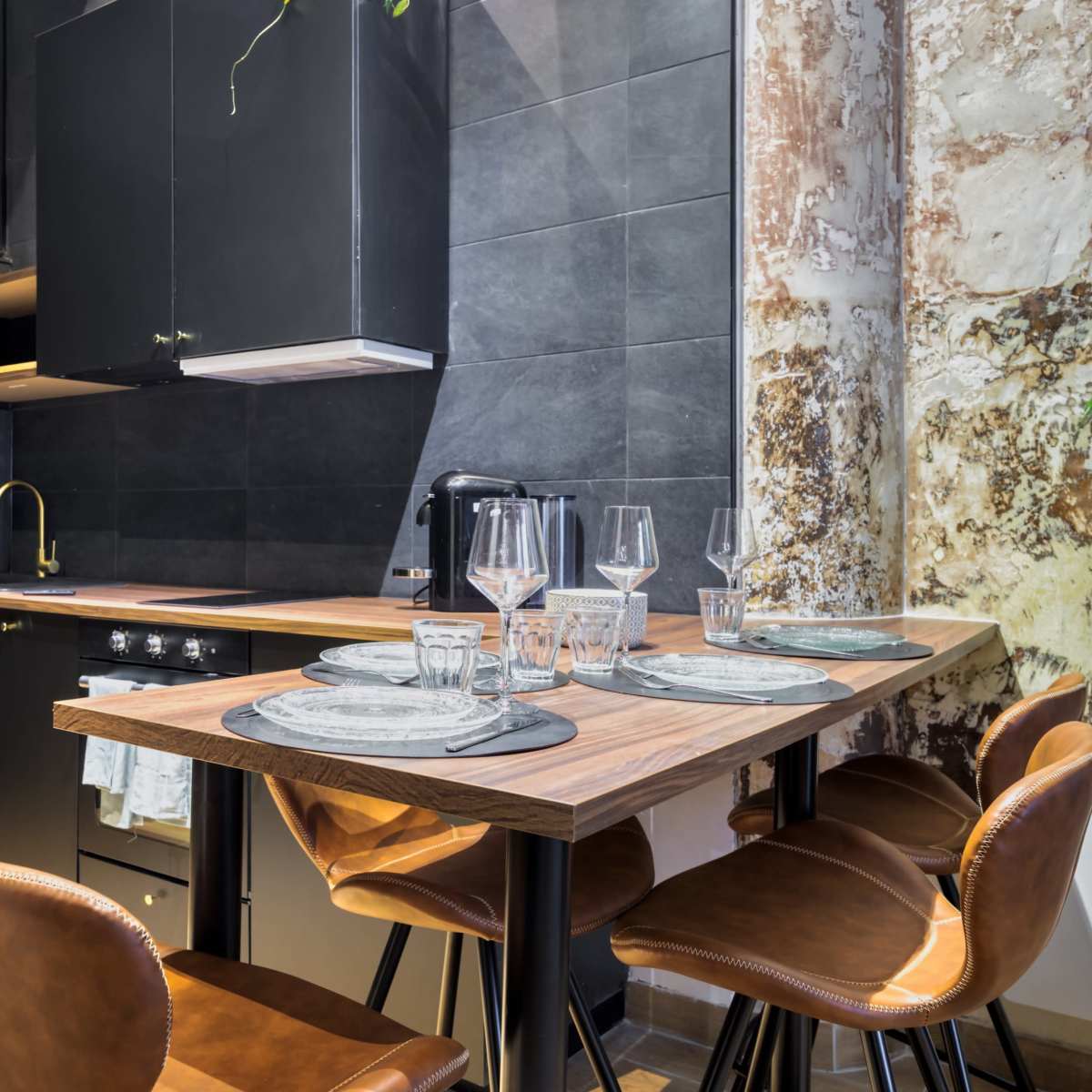 Loft design et moderne en plein centre de Paris in Paris Image in New Athens, Paris, 