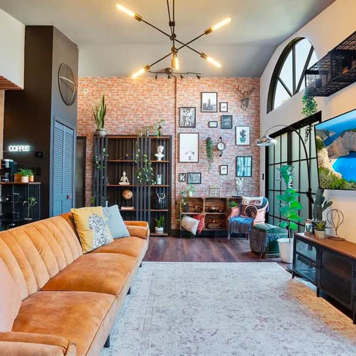 NEW Brick & Cozy Creative Home Studio in Orlando Image in Azalea Park, Orlando, FL