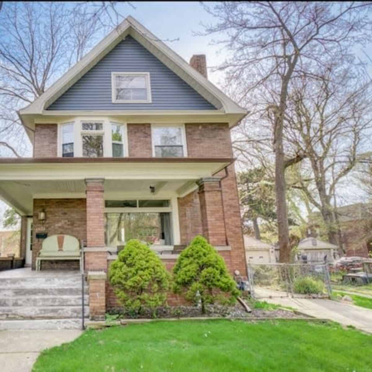 1910s spacious craftsman home with large porch and clean interior | Downtown Detroit in Detroit Image in Central Southwest, Detroit, FM