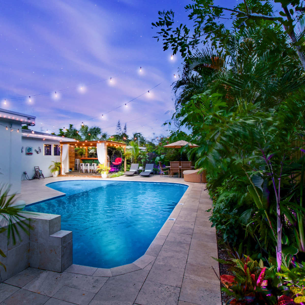 🌴3BR HEATED and Salt Water Pool Home | FTL Airport/Beaches/Las Olas in Fort Lauderdale, FL Image in South Fort Lauderdale, Fort Lauderdale, FL, FL