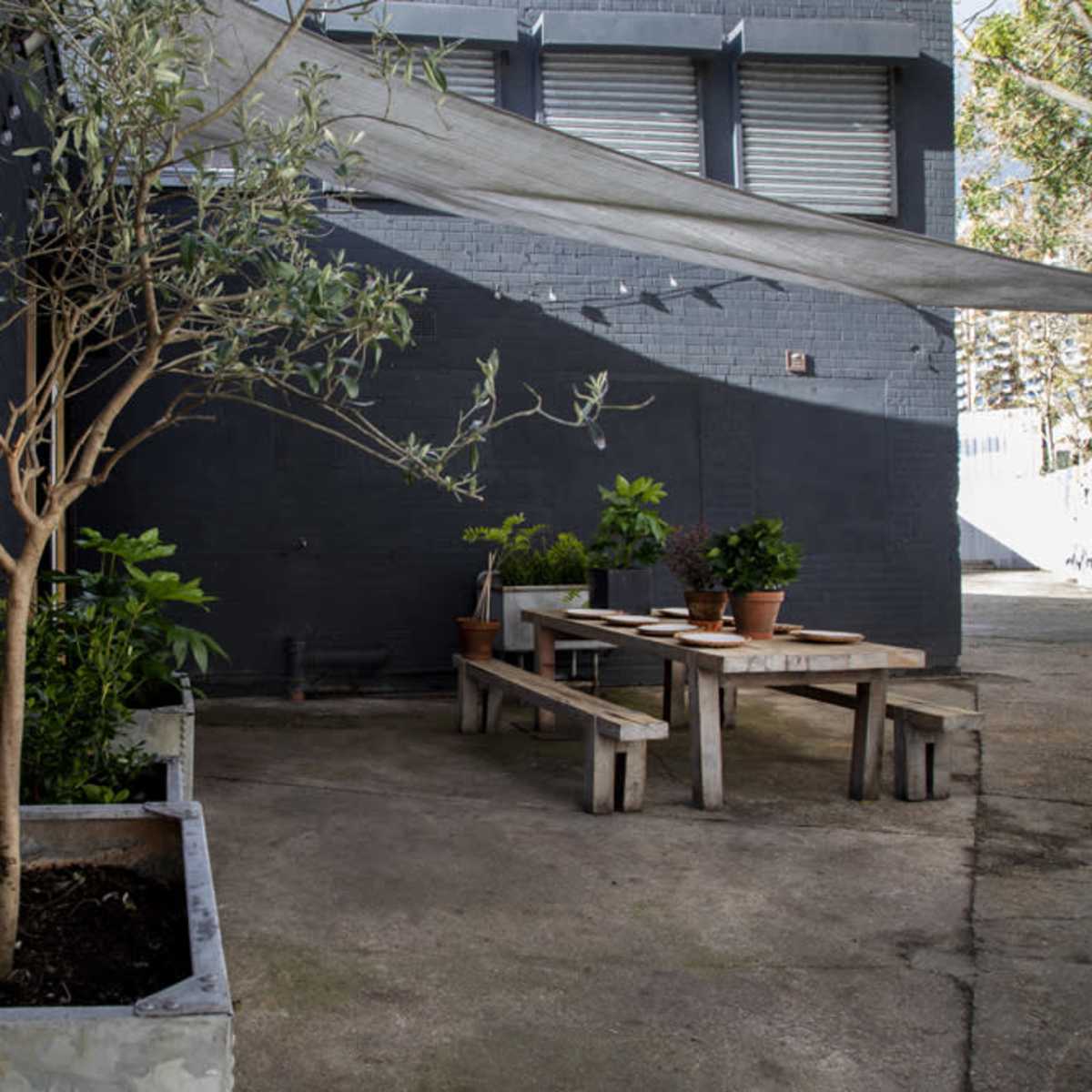 Private courtyard suitable for music video's, outdoor filming, car