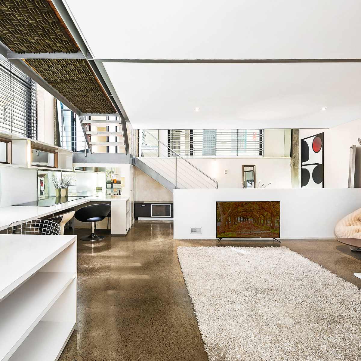 RARE!! MASSIVE LUXURIOUS DESIGNER WAREHOUSE with MASSIVE PRIVATE ROOFTOP GARDEN w PANARAMIC CITY VIEWS! MULTI AWARD WINNING ARCHITECTURALLY DESIGNED BY WORLD REKNOWN ARCHITECT DALE JONES-EVANS!! PERFECT SURRY HILLS LOC & FREE ONSITE GARAGE PARKING FOR MULTIPLE CARS!!! in Surry Hills Image in Surry Hills, Surry Hills, NSW