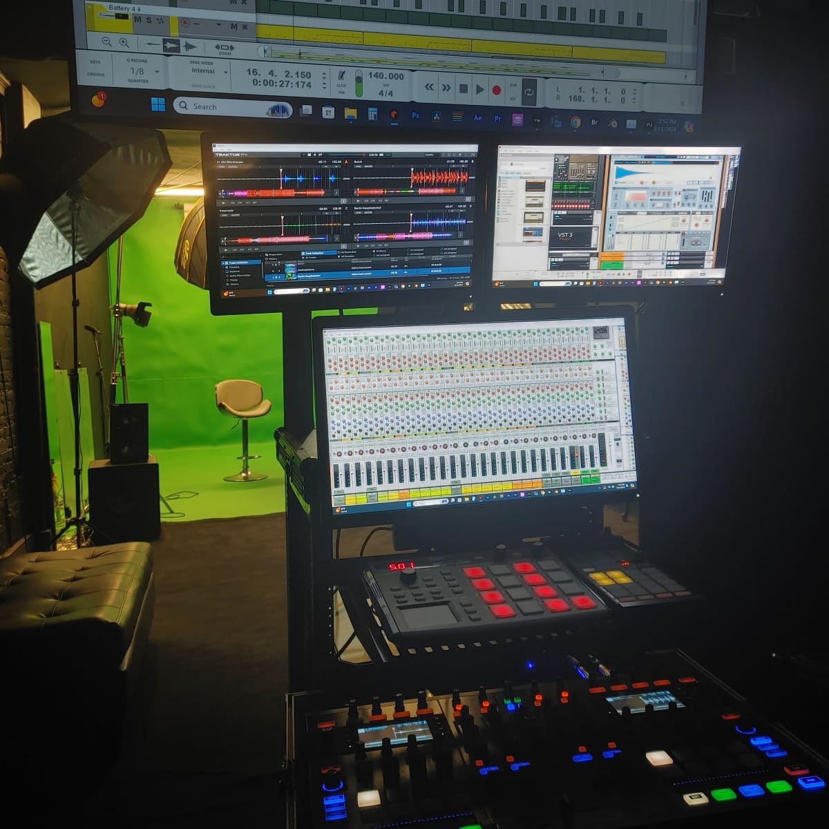 Center City BLACK BOX Studio, Philadelphia, PA Production Peerspace