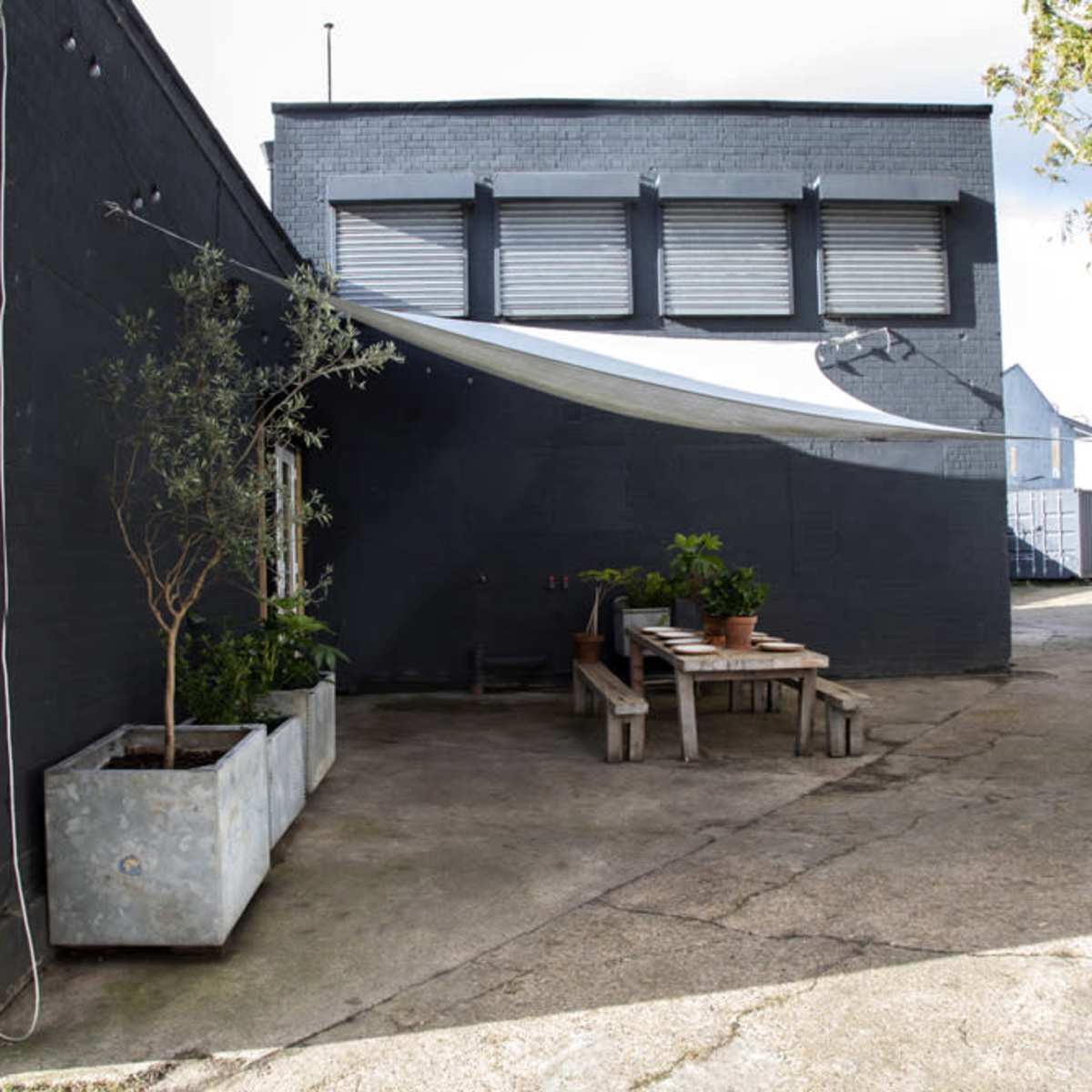 Private courtyard suitable for music video's, outdoor filming, car