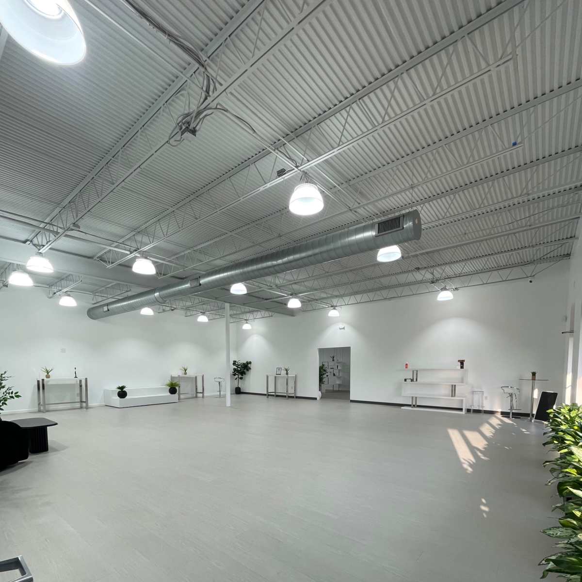 Spacious venue Located just 15 minutes from downtown Houston in Houston Image in Lazybrook / Timbergrove, Houston, TX