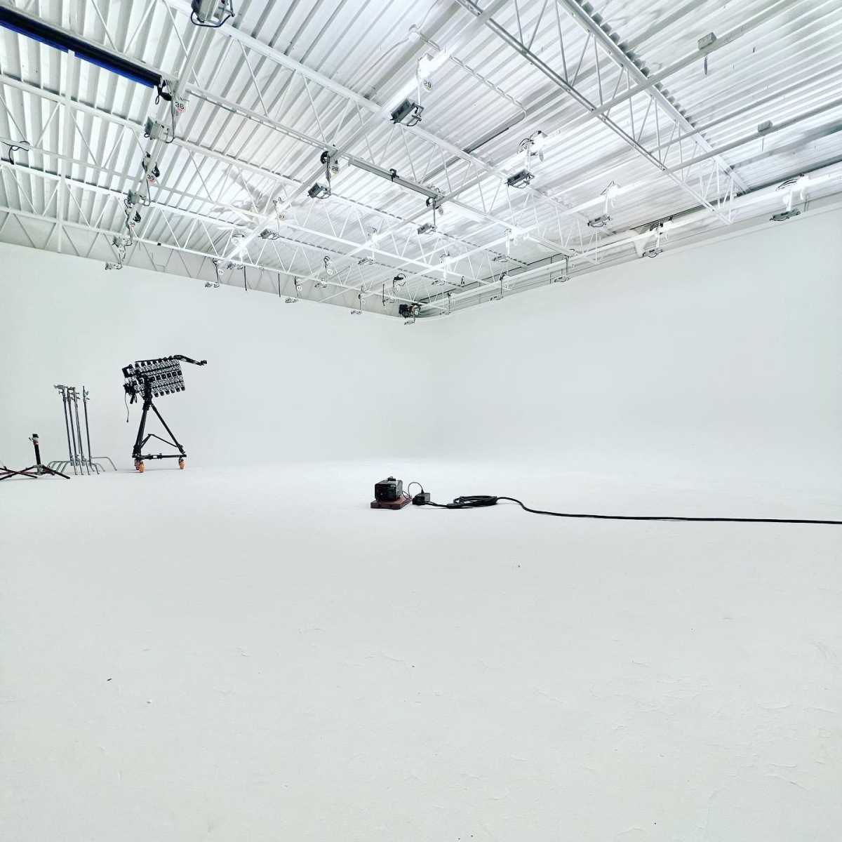 ImagineLab | Professional Photo/Video Studio with 40x40 Cyc Stage ...