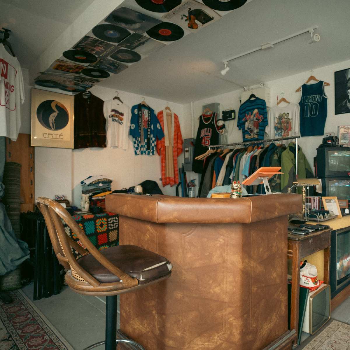 Charming Vintage Clothing Store in Stackt Market - Ideal for Creative Productions in Toronto Image in Niagara, Toronto, ON
