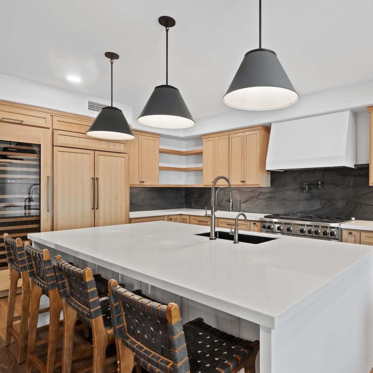 Modern and cozy newly renovated home with large open kitchen, Mission