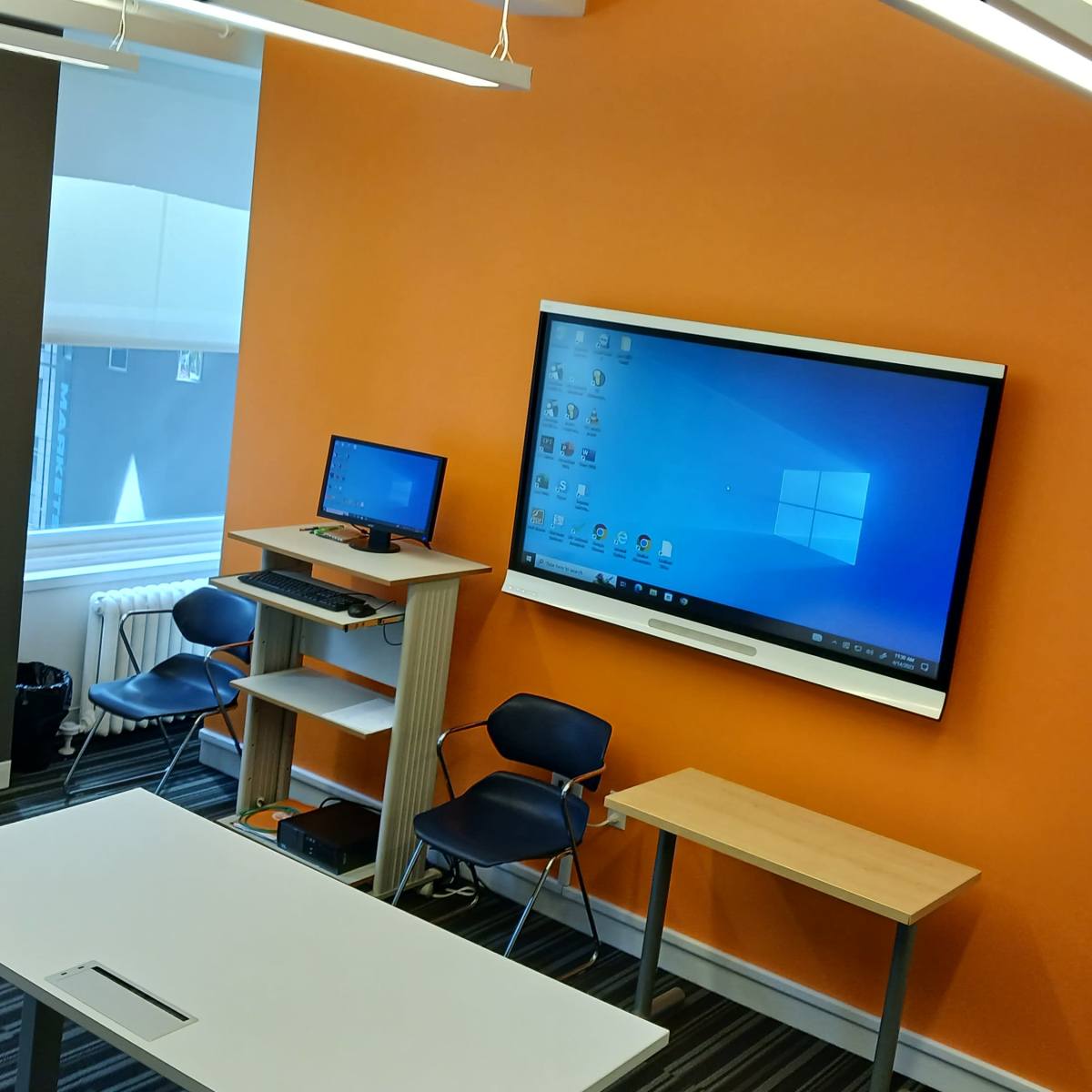 Small Training Classroom overseeing Times Sq - Room 07, New York, NY ...