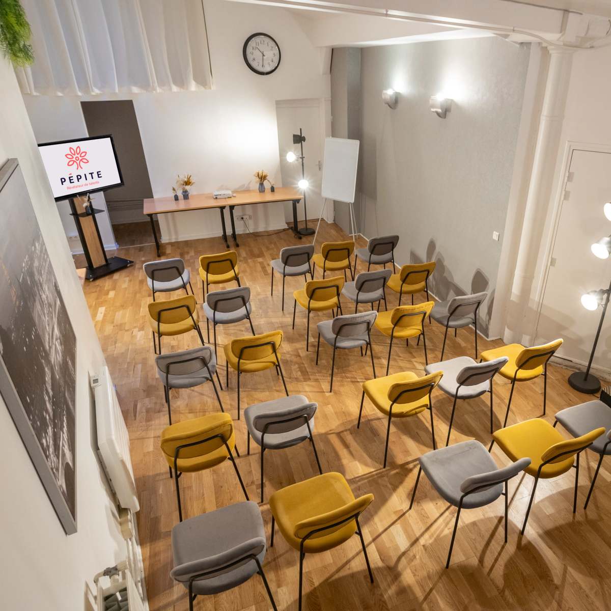 Superbe salle calme dans l'hyper centre de Paris in Paris Image in Monnaie, Paris, 