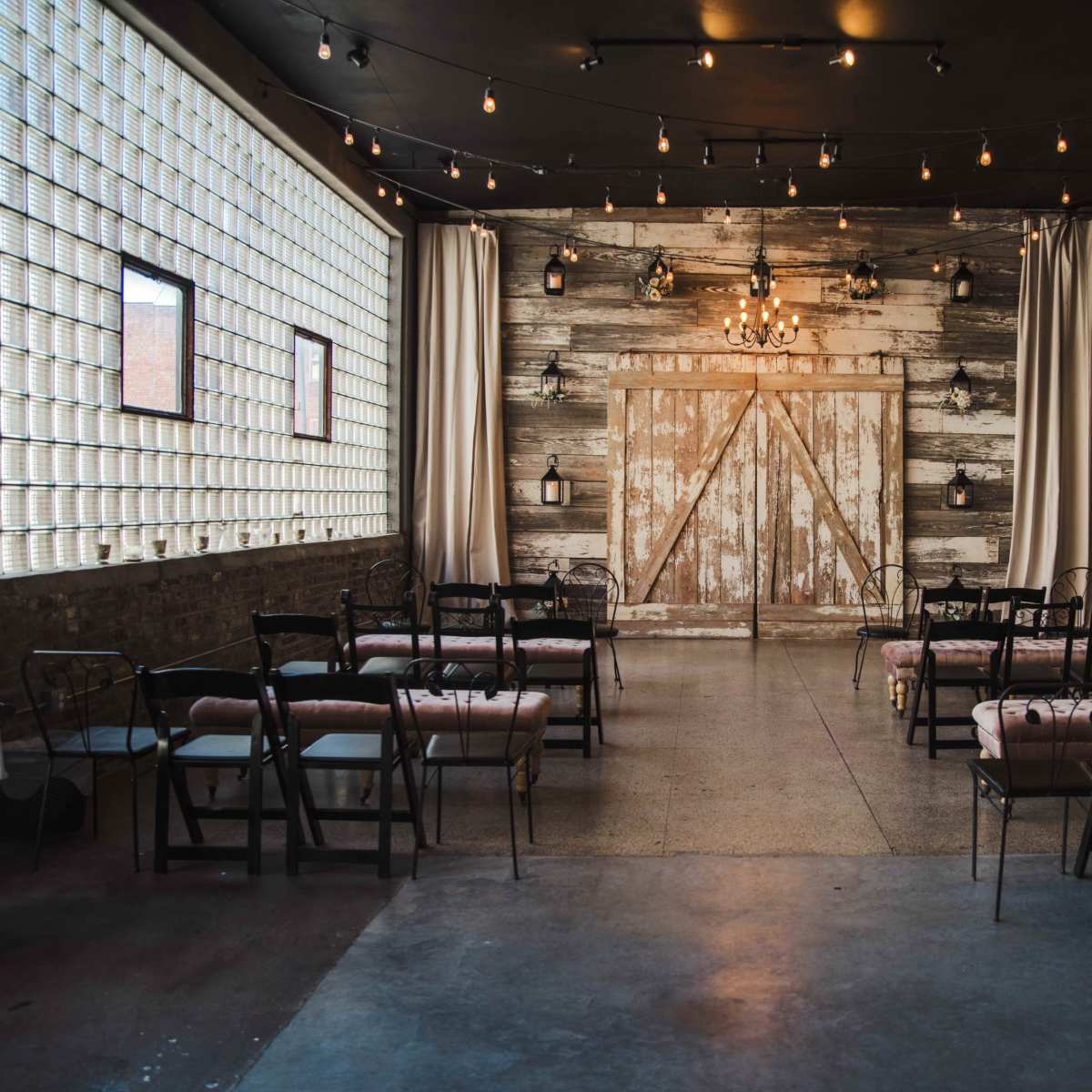 Elegant Farmhouse Rustic Downtown Kansas City Event Space, Kansas City ...