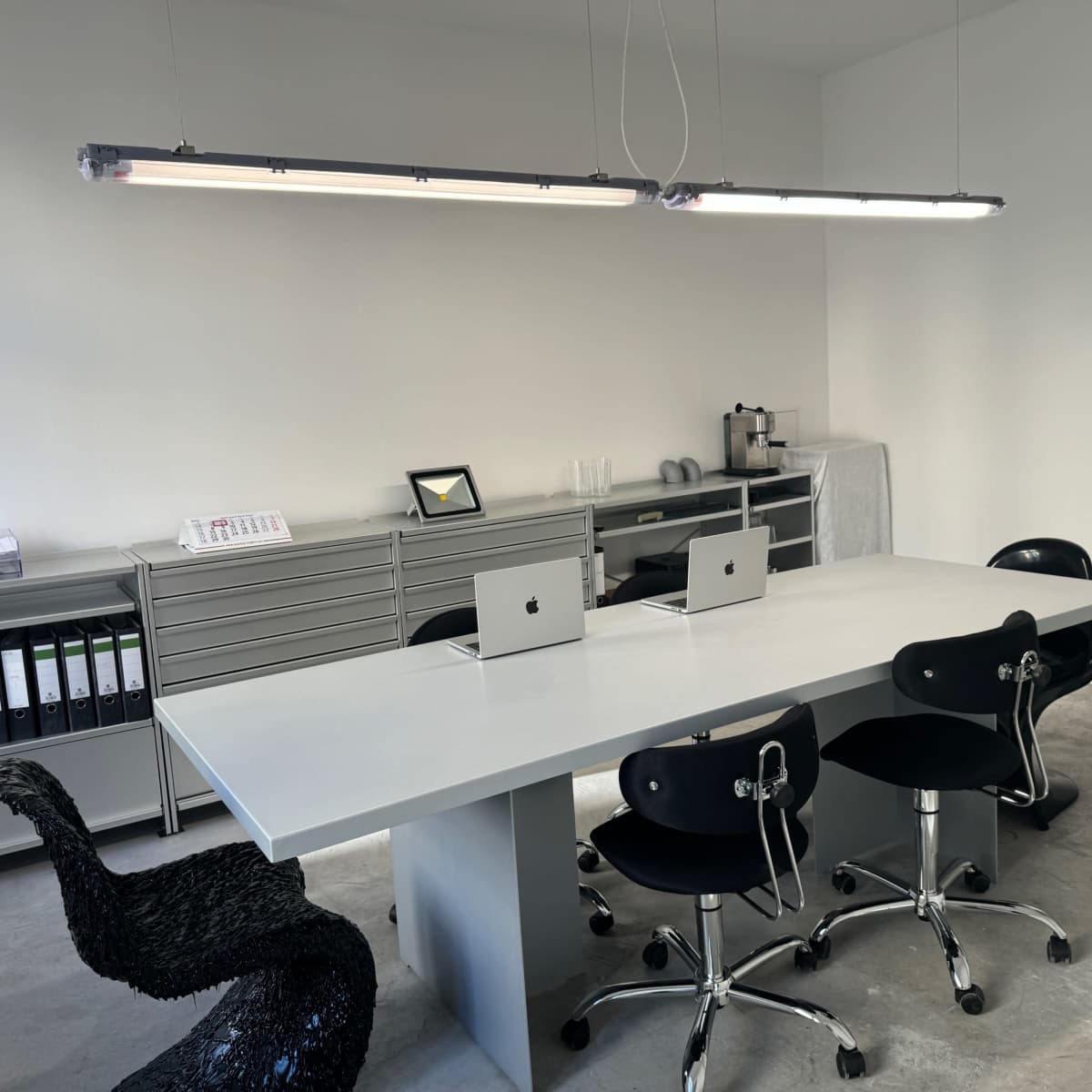 Exklusiver Event- und Office Space – Ein Design-Meisterwerk mit einzigartigen Möbeln und außergewöhnlichen Objekten. in Berlin Image in Mitte, Berlin, 