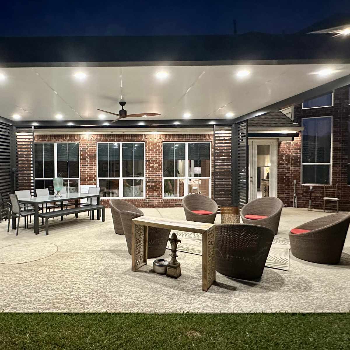 Beautiful Modern Backyard Patio in Missouri City Image in The Point At Riverstone, Missouri City, TX