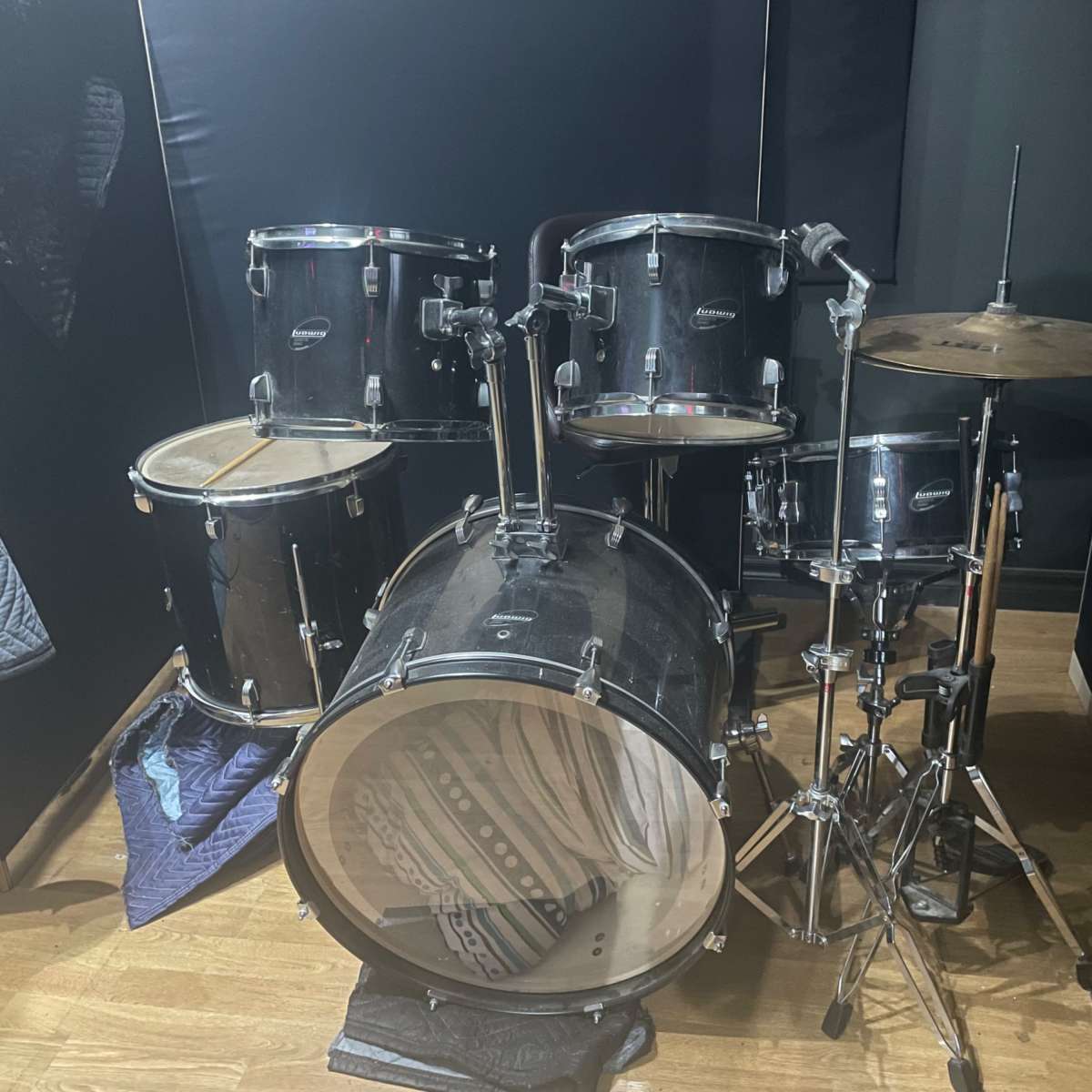 Fully Equipped Music Recording Studio in Toronto Image in Cliffside, Toronto, ON