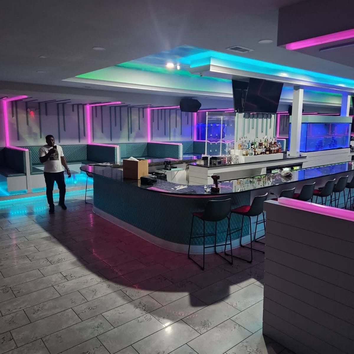 Beautiful Modern lounge in Charlotte Image in North Sharon Amity / Reddman Road, Charlotte, NC