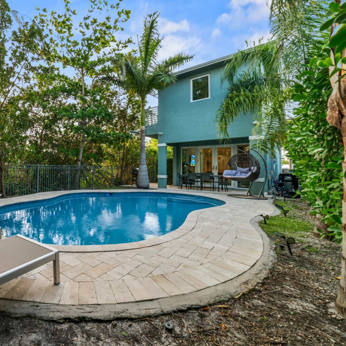 Oasis Kings Water + Ocean relaxing NEW Sleep 8 in Fort Lauderdale Image in Wynwood, Fort Lauderdale, FL