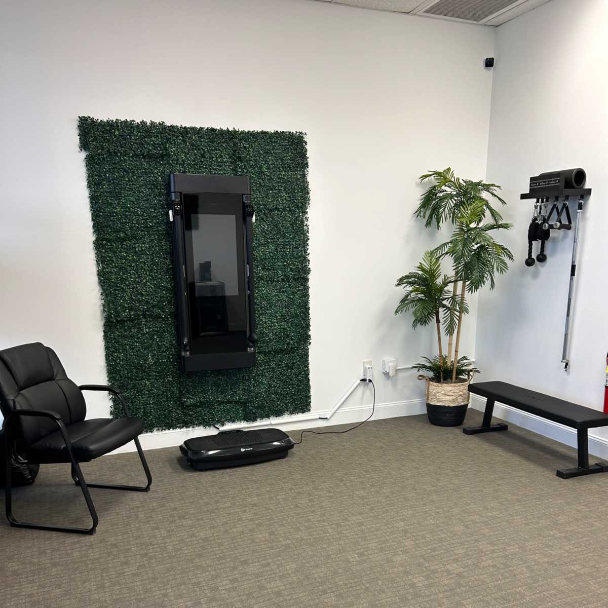 Beautiful and spotless studio space in Bradenton Image in , Bradenton, FL