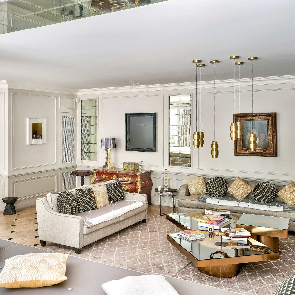 Luxury Parisian Apartment in an Historical Building in Paris 4e Arrondissement Image in Beaubourg, Paris 4e Arrondissement, 
