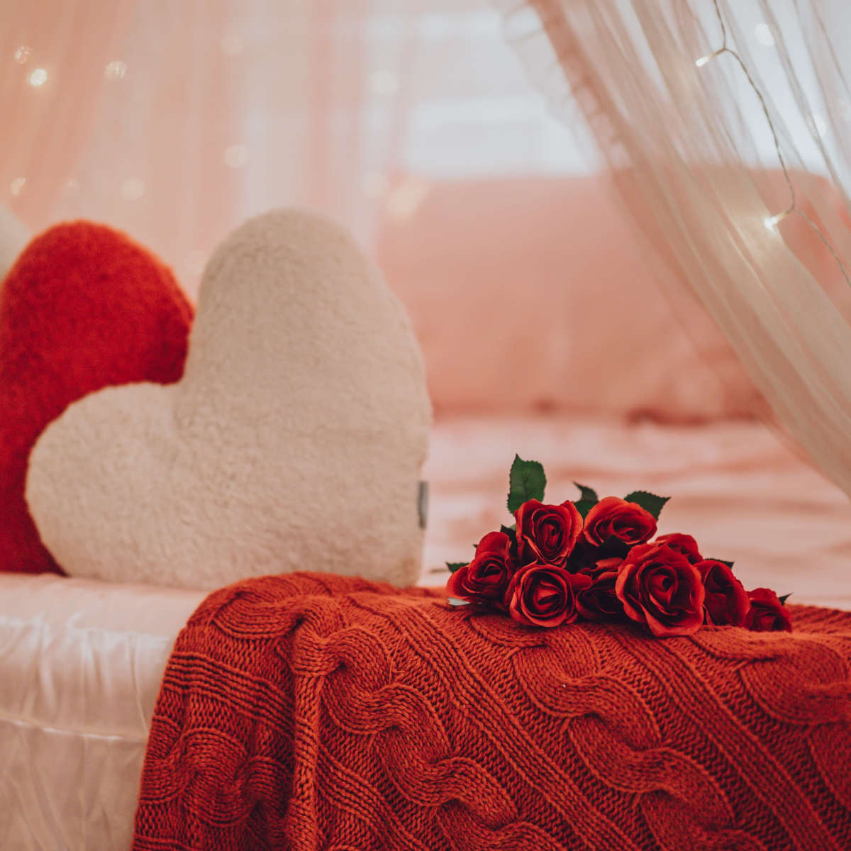 White Studio In St Paul With A Cute Valentine Bed & Fireplace in St Paul Image in Dayton's Bluff, St Paul, MN