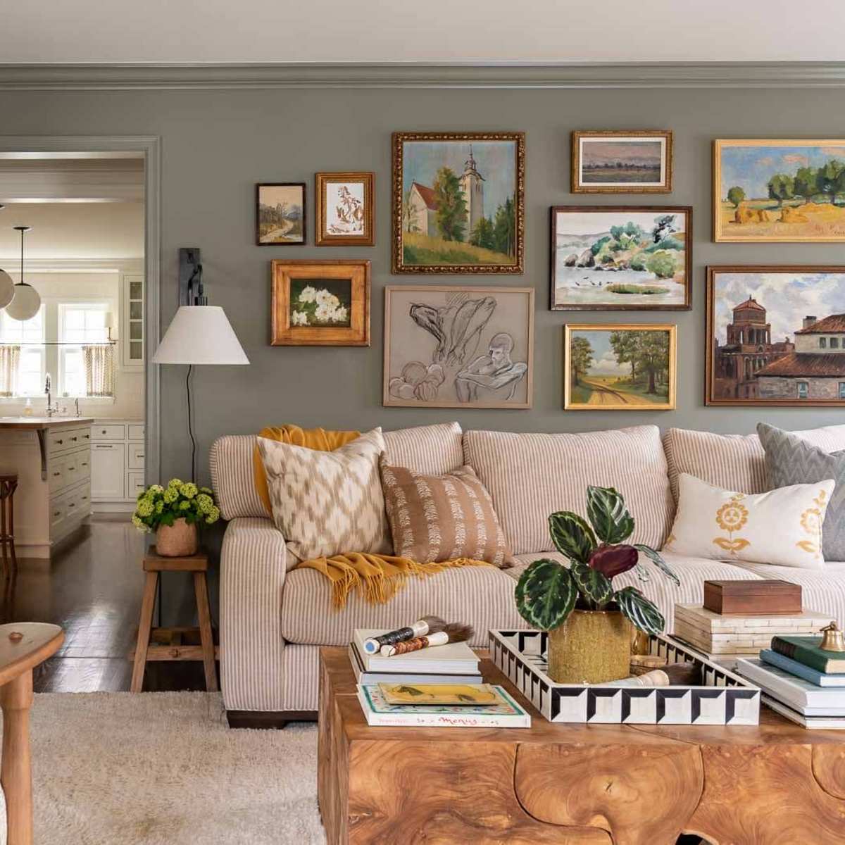 1940s Cape Cod with Freshly Renovated Traditonal Finishes, Minneapolis ...
