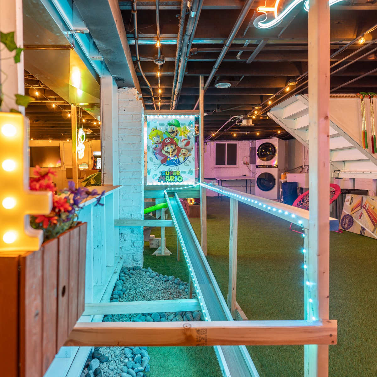 ⛳️Private Indoor Mini Golf Course!, Whiting, IN | Event | Peerspace