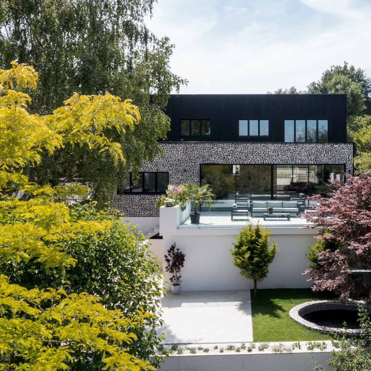 Suburban location, contemporary home in Rickmansworth Image in Chorleywood, Rickmansworth, ENG