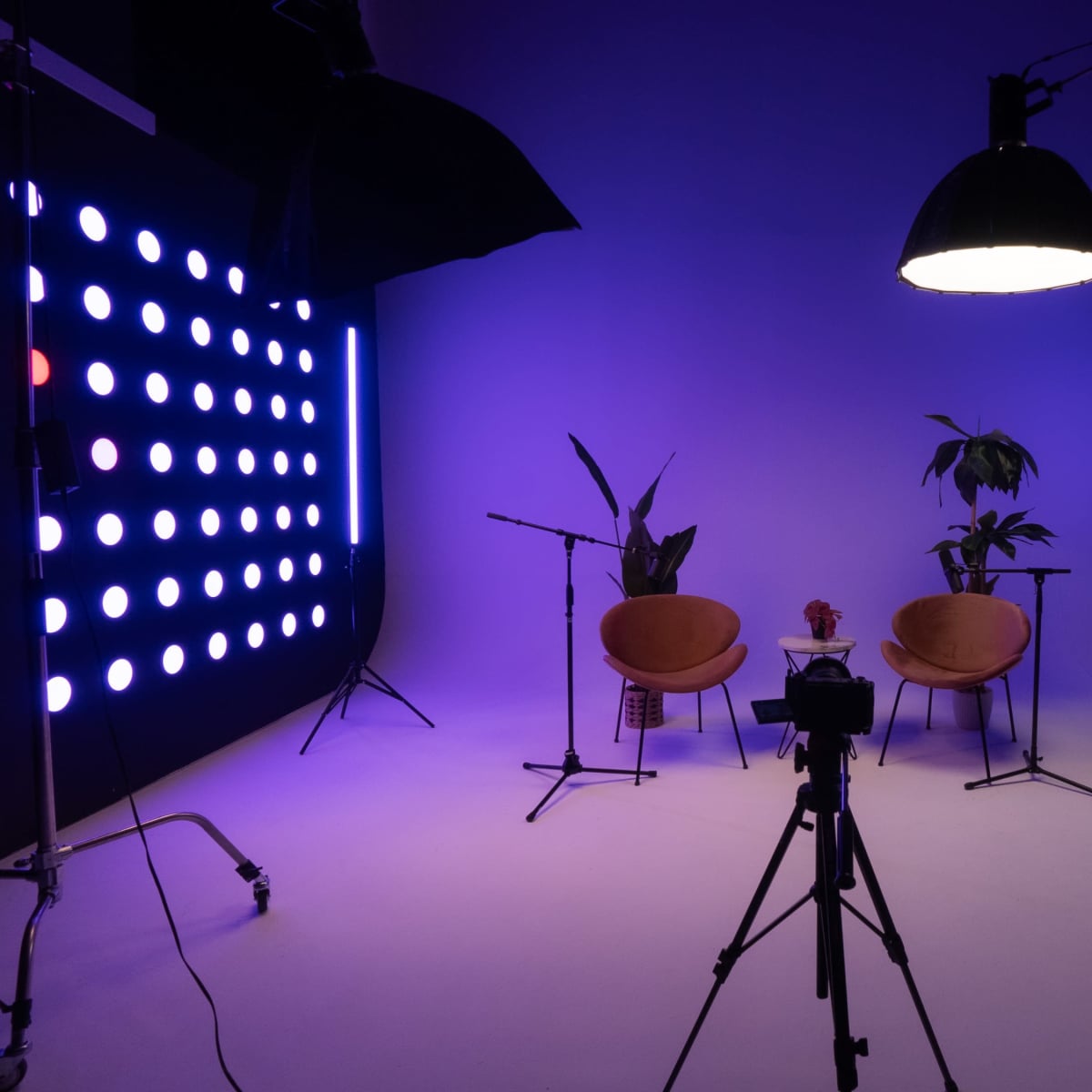 4,000+ Sq. Ft. Premium Podcast Studio – Pro Lighting, Multiple Sets ...