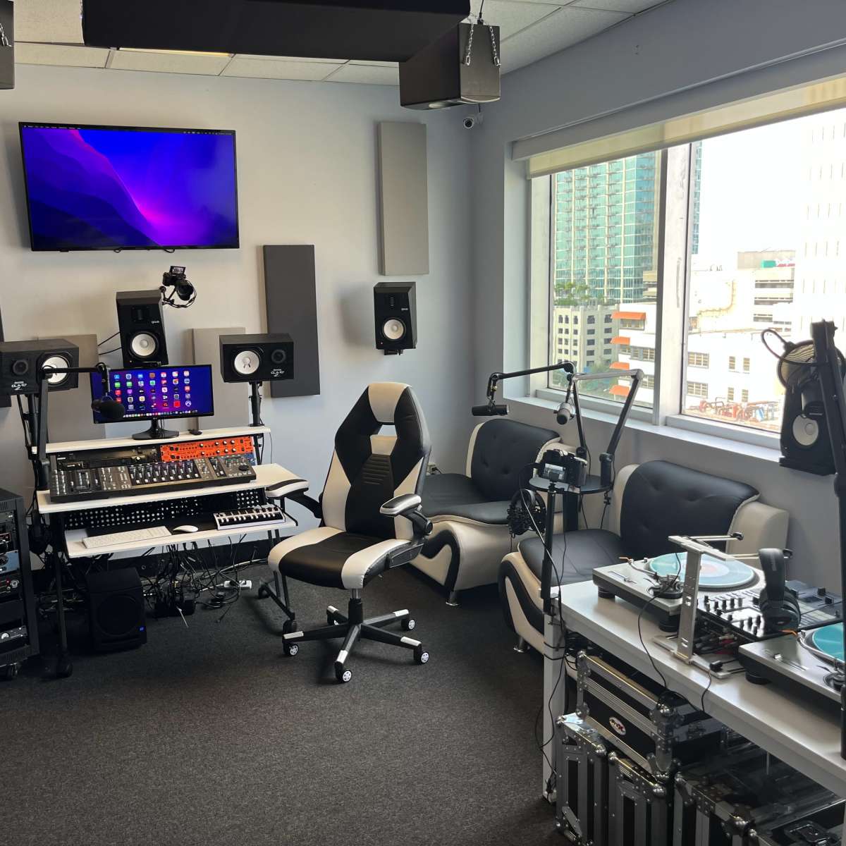 Downtown Tampa Top Floor Recording Studio with view in Tampa Image in Downtown, Tampa, FL