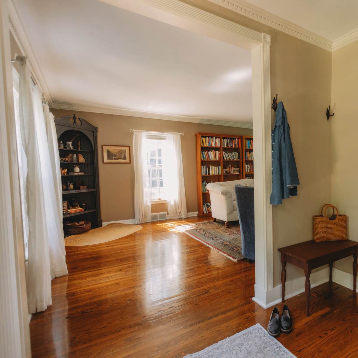Charming Farmhouse in the Forest in Excelsior Image in Chanhassen, Excelsior, MN