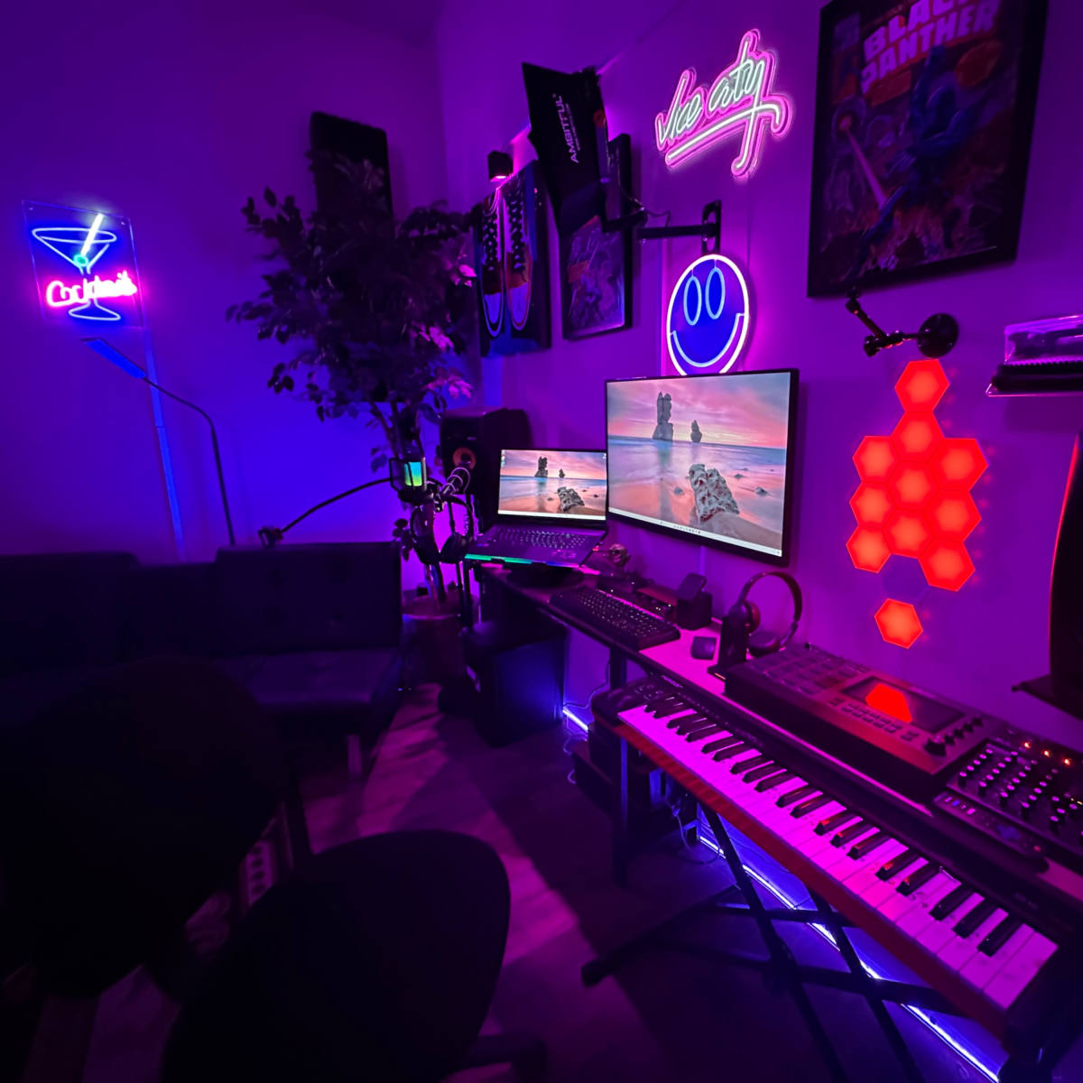 Creative Content Creator Studio Space (Podcast, Photo, Video, Interview ...