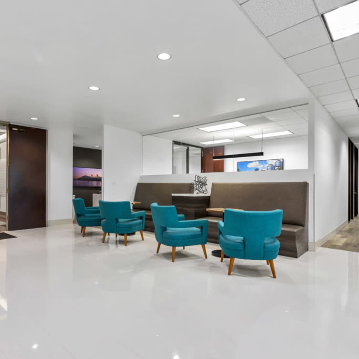 Large 15 Person Conference Room in Long Beach in Long Beach Image in Long Beach, Long Beach, CA